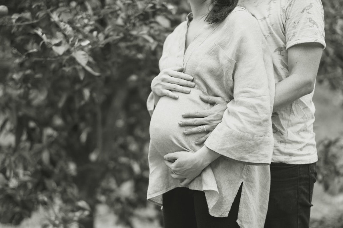 A moment of deep relaxation during a perinatal hypnosis session